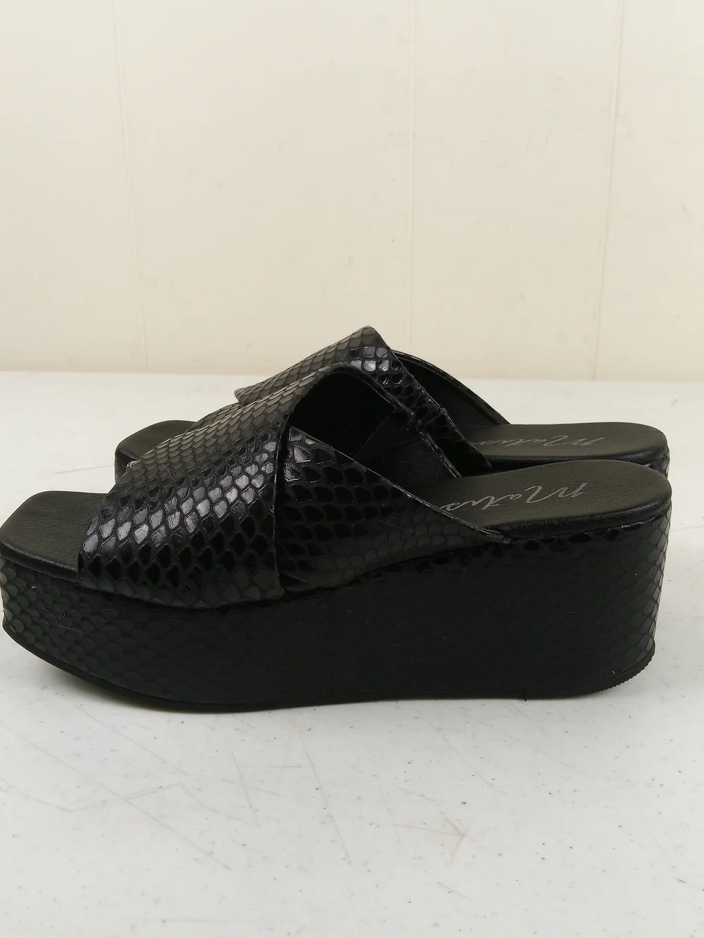 Matisse Holden Platform Slide Sandals Black Snake Embossed Leather Slip On 7
